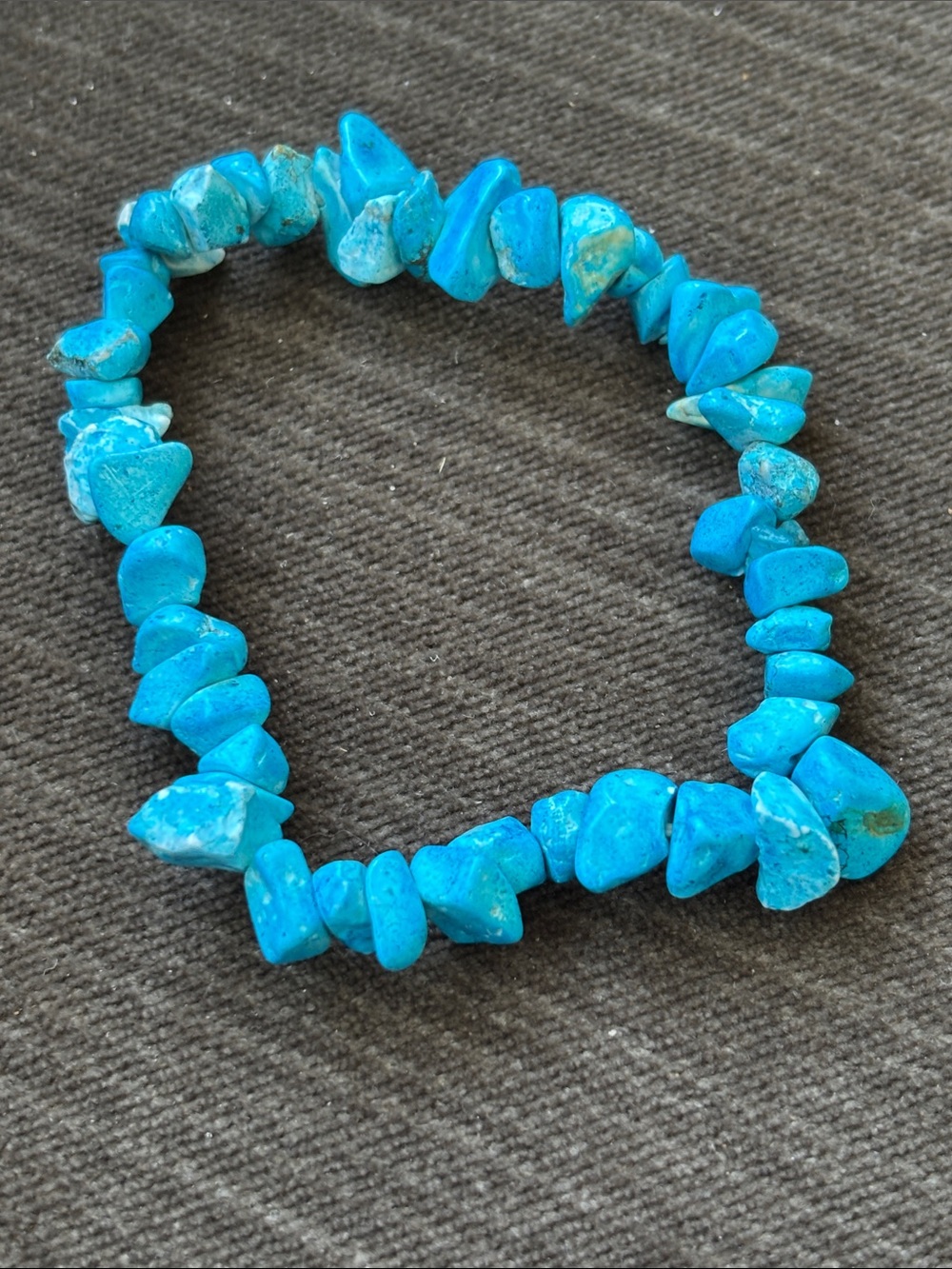 Crafting- Blue Dyed Turquoise/Teal colored stone Chip Stretch Bracelet Jewelry